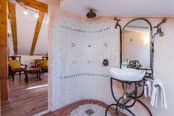 Opatija 4-Bedroom House with Hot Tub & Harbor Views