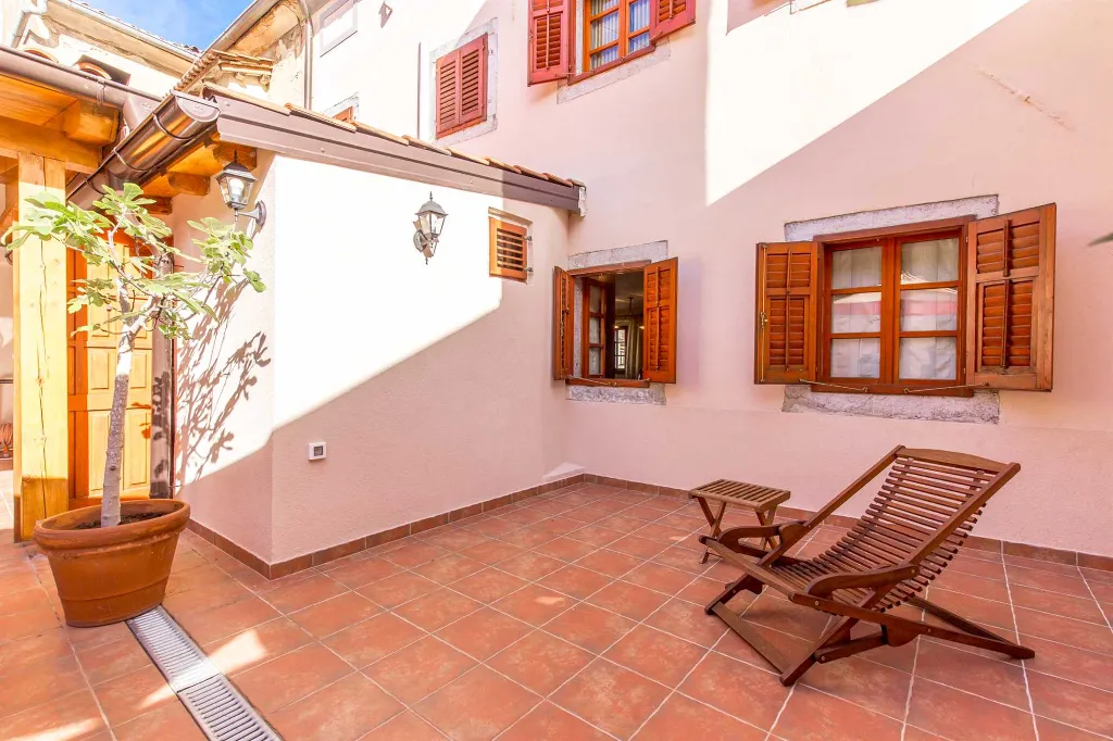 Opatija 4-Bedroom House with Hot Tub & Harbor Views