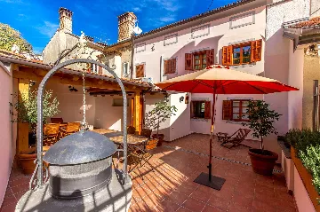 Opatija 4-Bedroom House with Hot Tub & Harbor Views