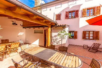 Opatija 4-Bedroom House with Hot Tub & Harbor Views