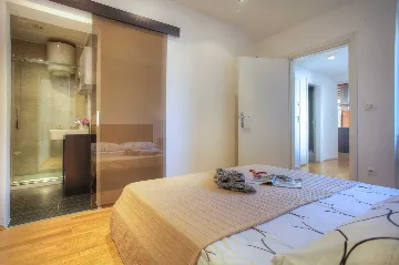 Sea-View 1-Bedroom Apartment in Šibenik