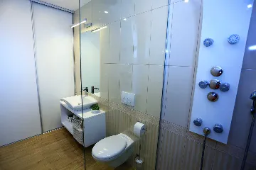 Two-Bedroom Villa Apartment in Murter (Sleeps 5)