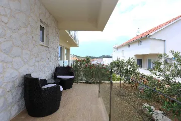 Two-Bedroom Villa Apartment in Murter (Sleeps 5)