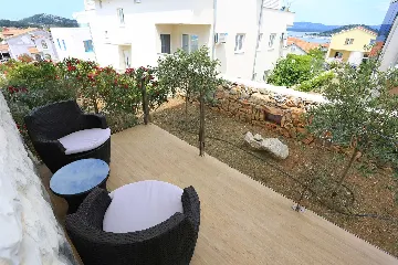 Two-Bedroom Villa Apartment in Murter (Sleeps 5)