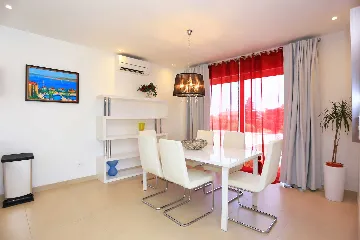 Two-Bedroom Villa Apartment in Murter (Sleeps 5)