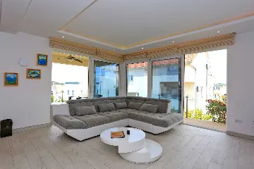 Two-Bedroom Villa Apartment in Murter (Sleeps 5)