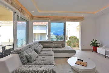Two-Bedroom Villa Apartment in Murter (Sleeps 5)