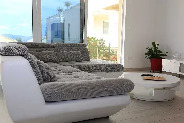 Two-Bedroom Villa Apartment in Murter (Sleeps 5)