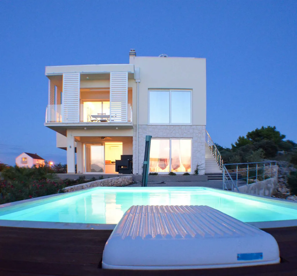 Two-Bedroom Villa Apartment in Murter (Sleeps 5)