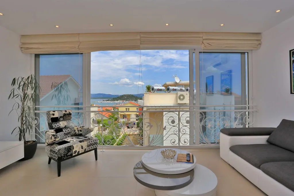 Murter Villa Apartment with Sea View (Up to 4)