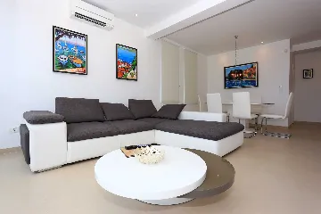 Murter Villa Apartment with Sea View (Up to 4)