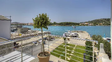 Betina Two-Bedroom Villa Near the Sea