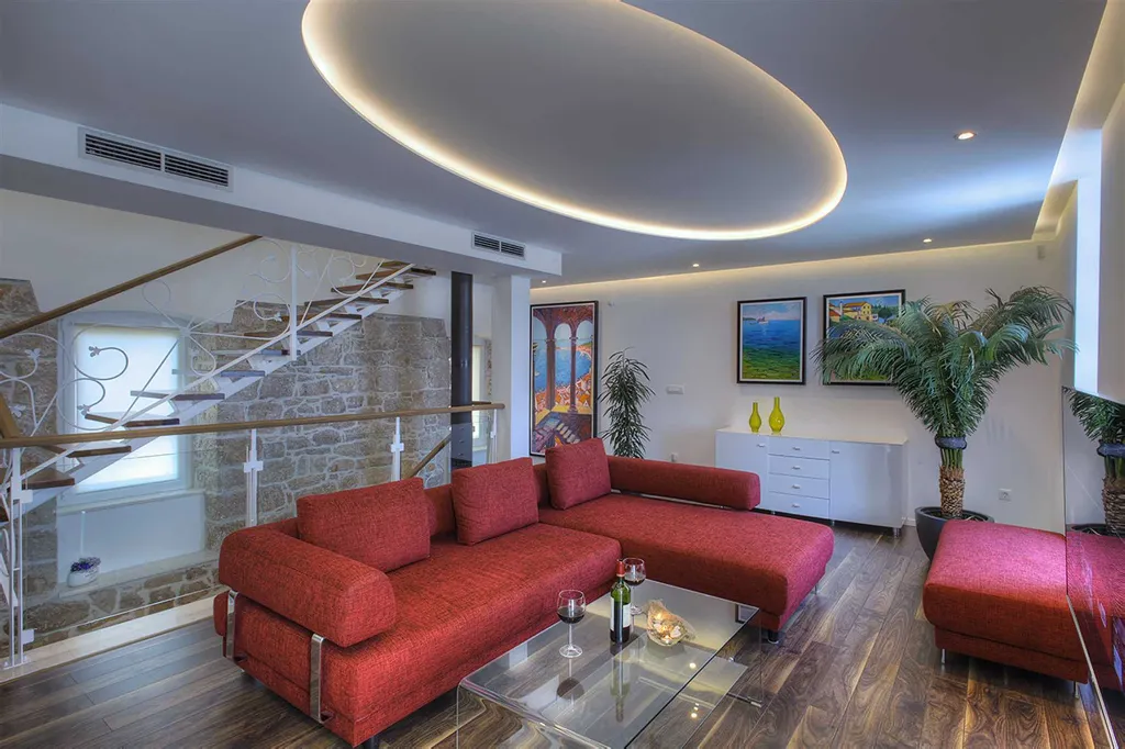 Betina Two-Bedroom Villa Near the Sea