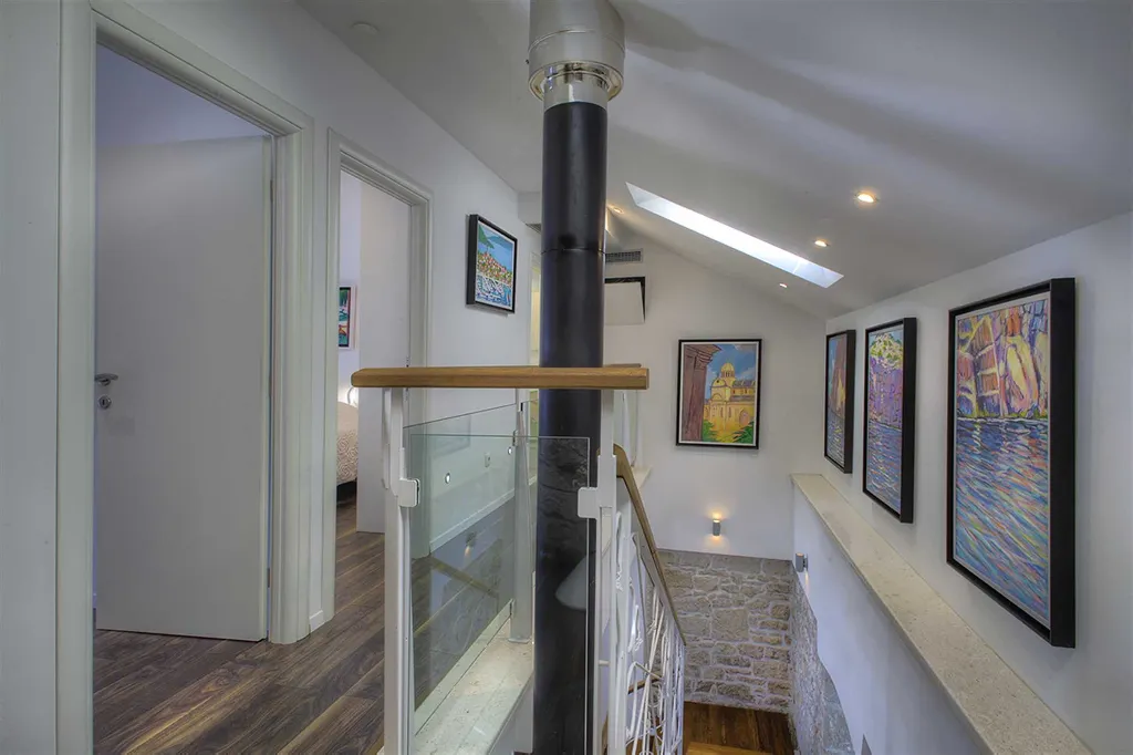 Betina Two-Bedroom Villa Near the Sea