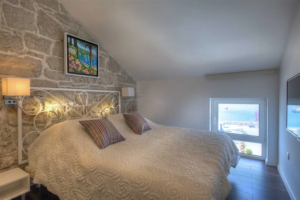 Betina Two-Bedroom Villa Near the Sea