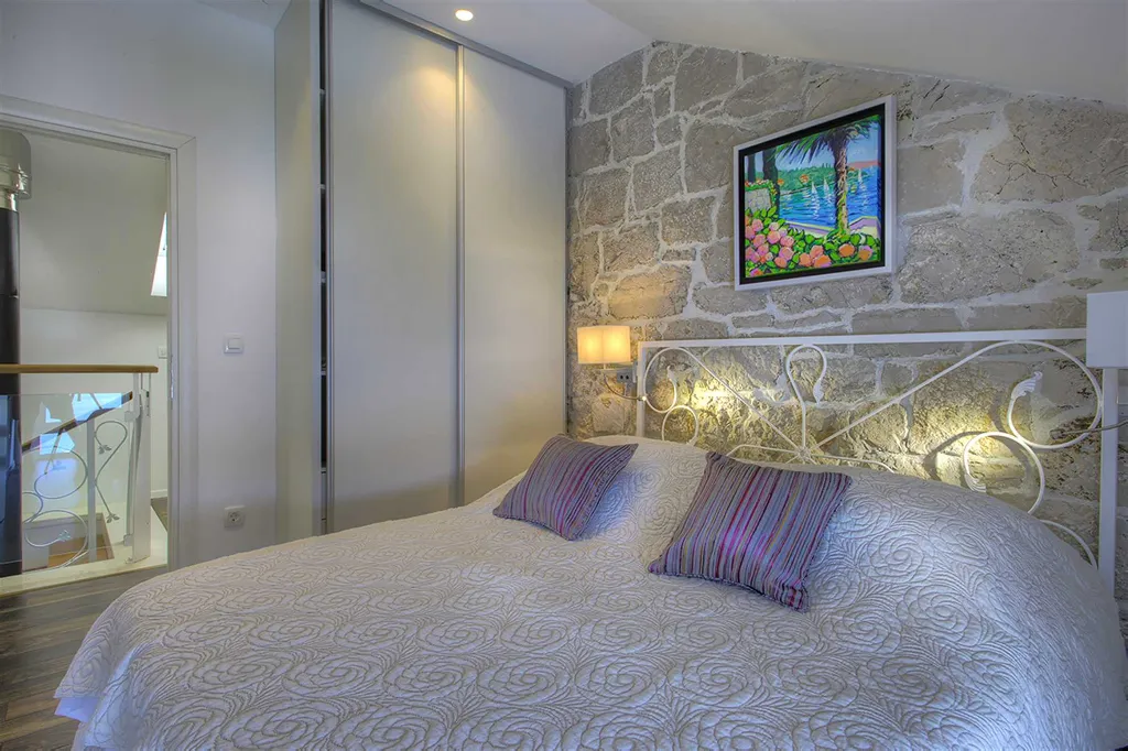 Betina Two-Bedroom Villa Near the Sea
