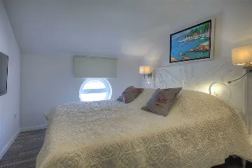 Betina Two-Bedroom Villa Near the Sea