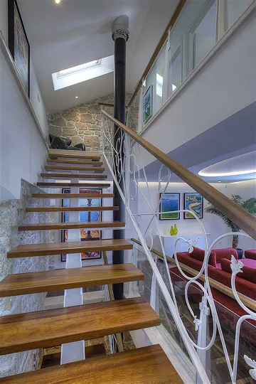 Betina Two-Bedroom Villa Near the Sea