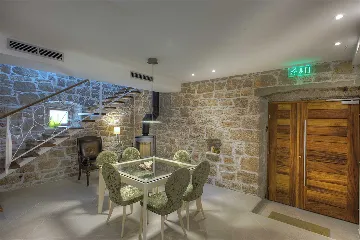 Betina Two-Bedroom Villa Near the Sea