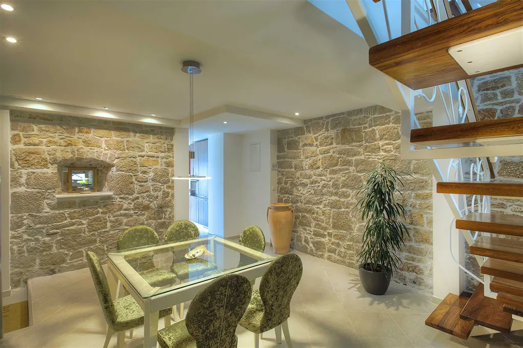 Betina Two-Bedroom Villa Near the Sea