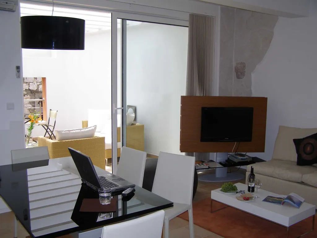 Murter 2-Bedroom Apartment with Secluded Terrace