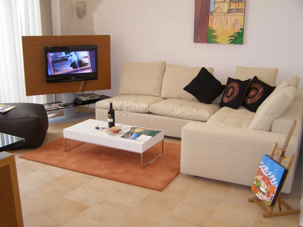 Murter 2-Bedroom Apartment with Secluded Terrace