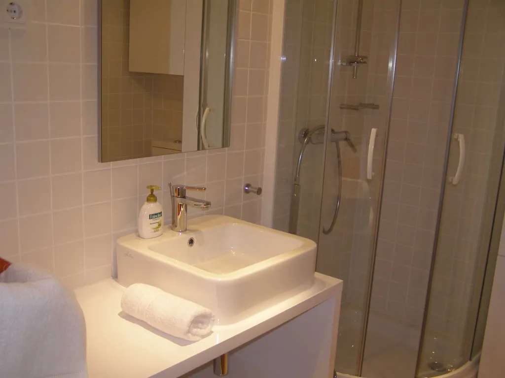 Murter 2-Bedroom Apartment with Secluded Terrace