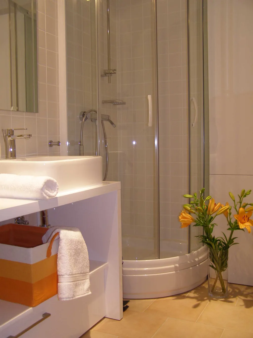 Murter 2-Bedroom Apartment with Secluded Terrace