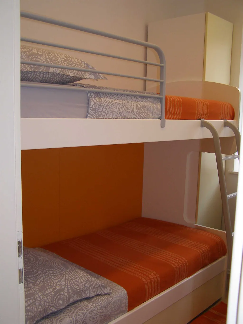 Murter 2-Bedroom Apartment with Secluded Terrace