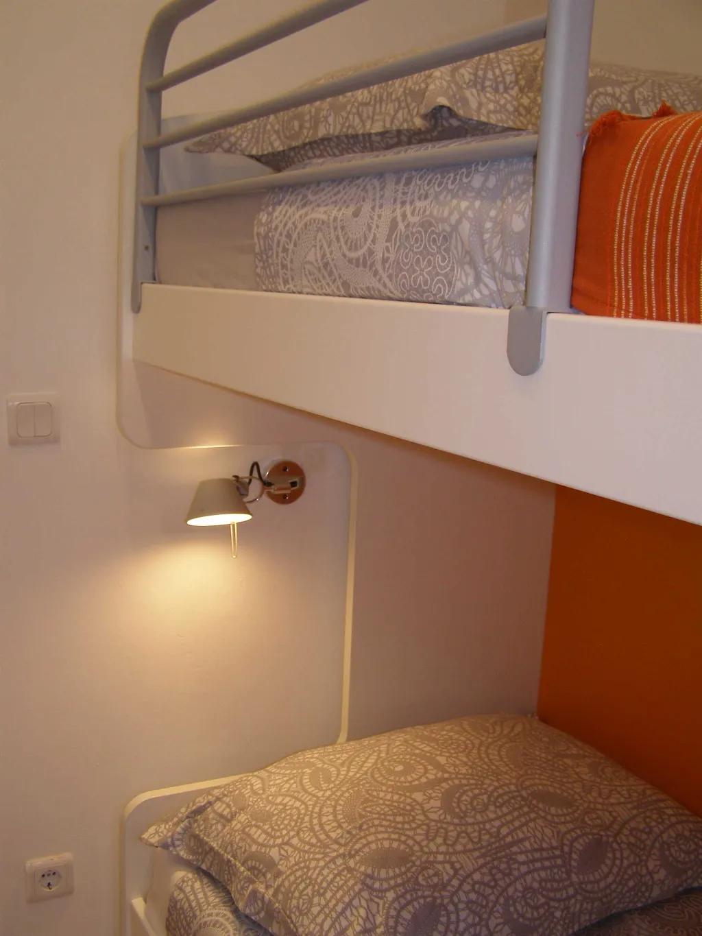 Murter 2-Bedroom Apartment with Secluded Terrace