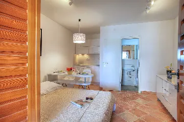 Waterfront Studio Apartment in Šibenik