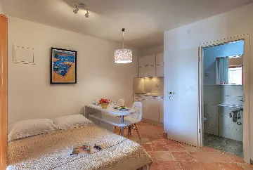 Waterfront Studio Apartment in Šibenik