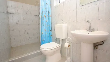 Holiday House in Kaštel Novi with Pool for 10 Guests