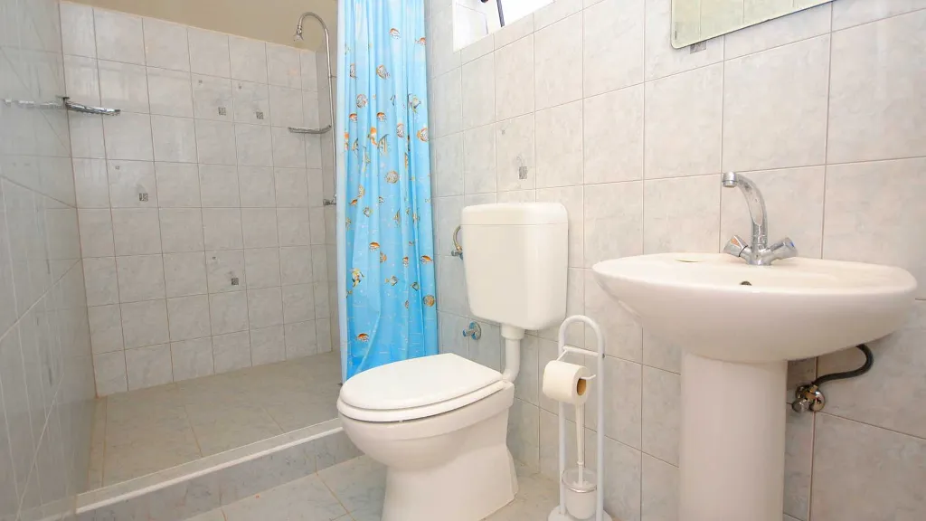 Holiday House in Kaštel Novi with Pool for 10 Guests
