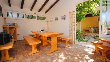 Holiday House in Kaštel Novi with Pool for 10 Guests