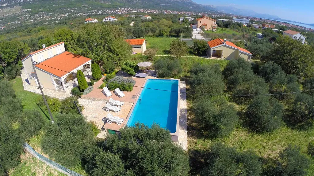 Holiday House in Kaštel Novi with Pool for 10 Guests