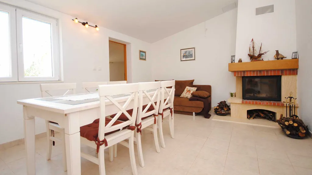 Holiday House in Kaštel Novi with Pool for 10 Guests