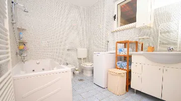 Holiday House in Kaštel Novi with Pool for 10 Guests