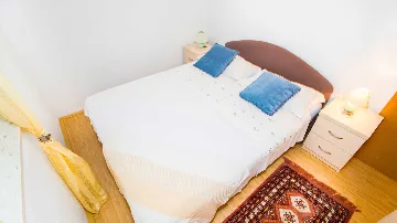 Holiday House in Kaštel Novi with Pool for 10 Guests