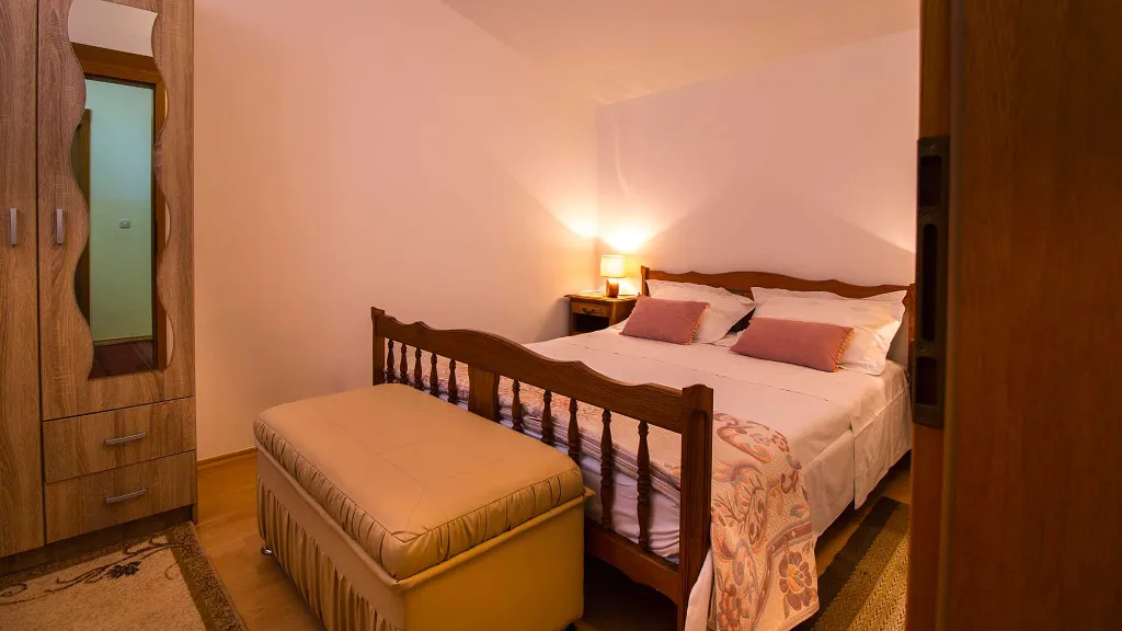 Holiday House in Kaštel Novi with Pool for 10 Guests
