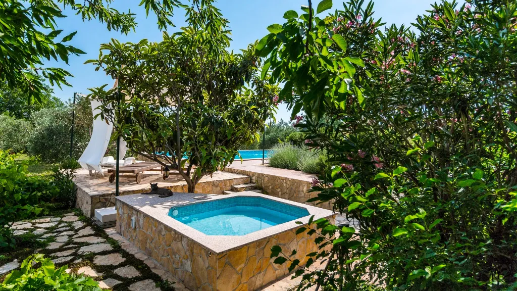 Holiday House in Kaštel Novi with Pool for 10 Guests
