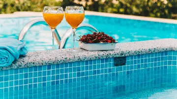 Holiday House in Kaštel Novi with Pool for 10 Guests