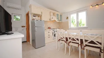Holiday House in Kaštel Novi with Pool for 10 Guests