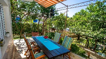 Apartment for 6 Guests with Shared Pool in Trogir