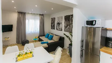 Apartment for 6 Guests with Shared Pool in Trogir