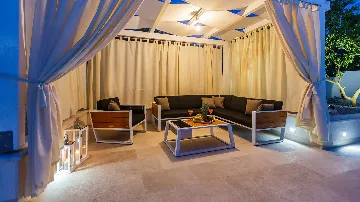 Apartment for 6 Guests with Shared Pool in Trogir