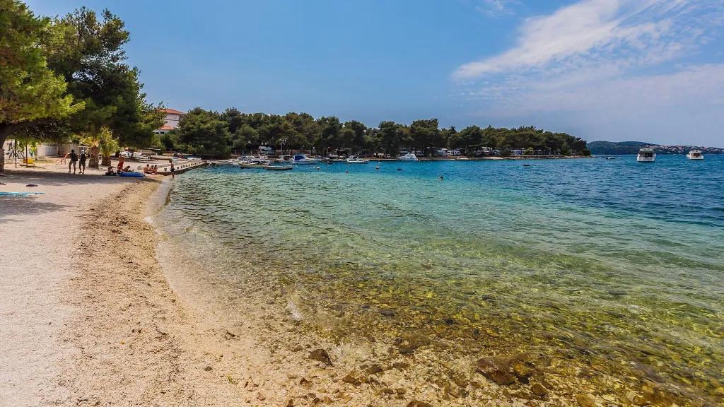 Apartment for 6 Guests with Shared Pool in Trogir