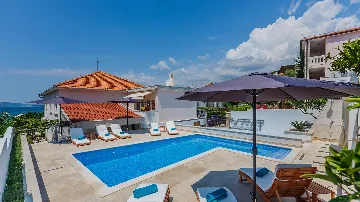 Apartment for 6 Guests with Shared Pool in Trogir