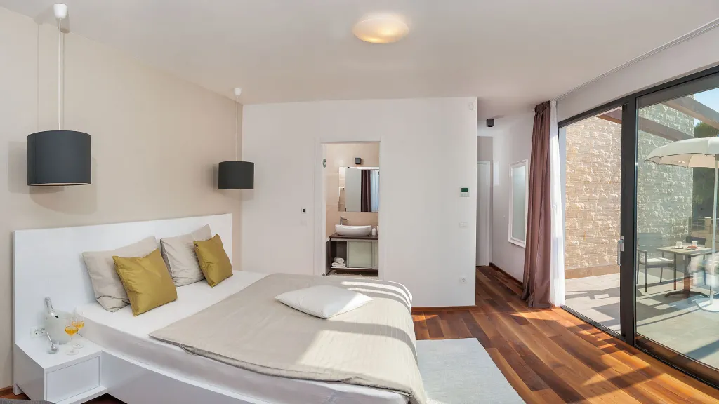 Villa for 11 Guests in Okrug Gornji with Pool