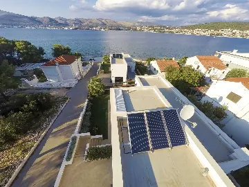 Villa for 11 Guests in Okrug Gornji with Pool